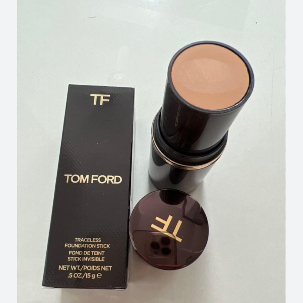 I'm Looking For Tom Ford Traceless foundation Cool Beige Cool Almond Dune Tawny - Picture 2 of 2